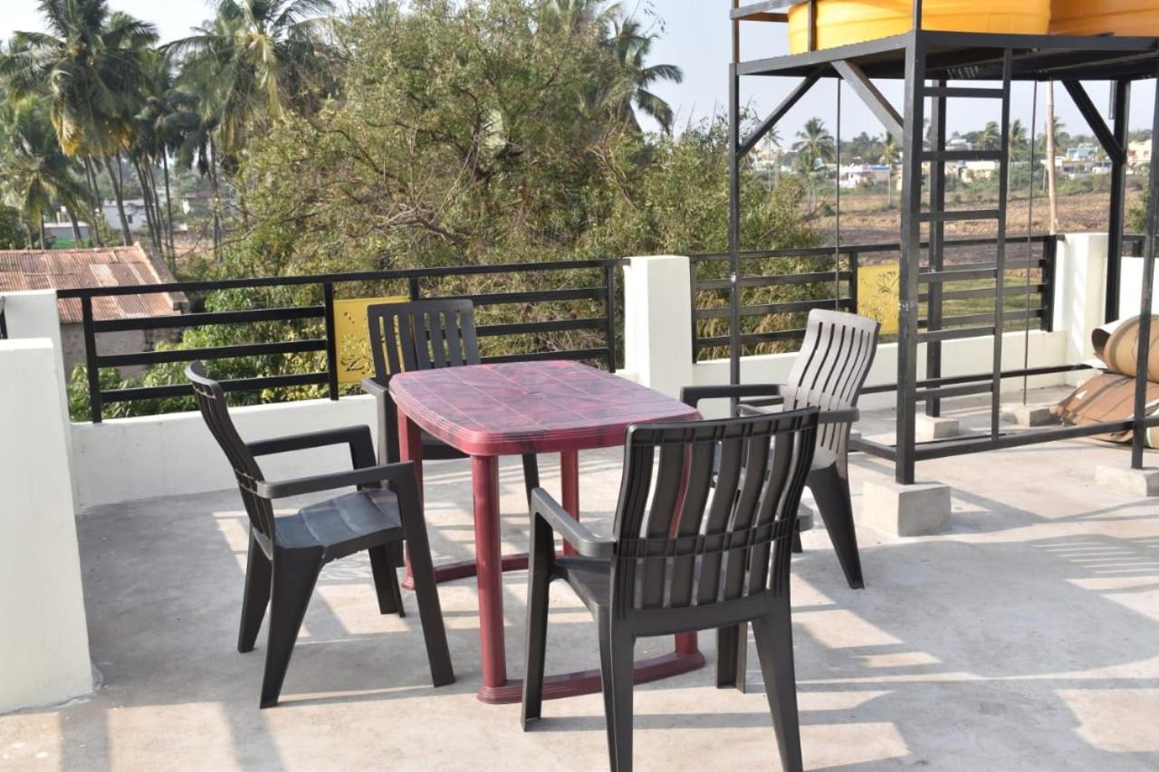 Coconut Homestay Hampi Eksteriør billede