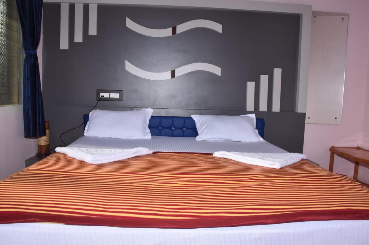 Coconut Homestay Hampi Eksteriør billede