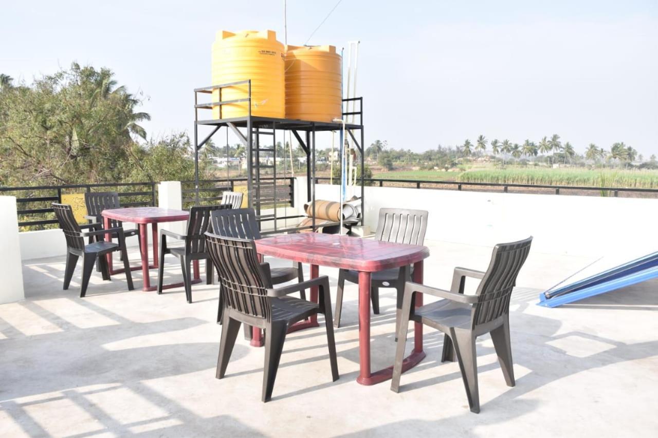 Coconut Homestay Hampi Eksteriør billede